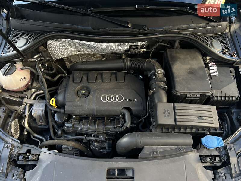 Внедорожник / Кроссовер Audi Q3 2016 в Киеве