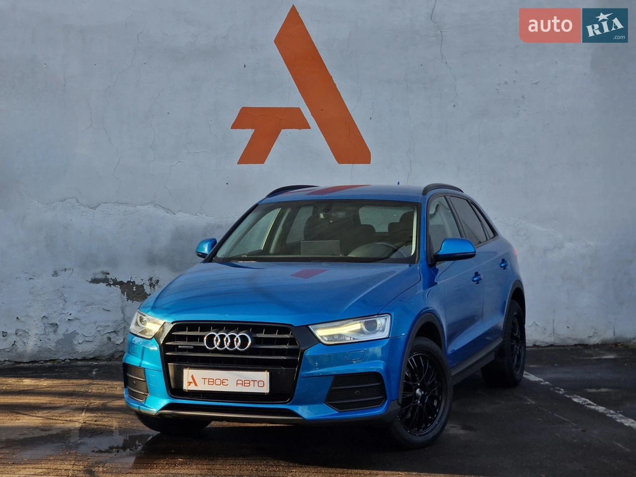 У продажу «Твоє Авто» — офіційна Audi Q3 2017 року, компактний преміальний кросовер з бензиновим двигуном та легендарним повним приводом quattro. Автомобіль поєднує комфорт міської експлуатації з впевненою керованістю та стабільністю на будь-якому покритті. Авто має стильний дизайн, якісний салон та комплектацію в якій є: кондиціонер, велика мультимедійна система з Андроїд, підігрів сидінь, електропакет, круїз-контроль, парктроніки, система стабілізації, подушки безпеки та інші системи комфорту і безпеки.
Офіційний автомобіль з одним власником.
Можливий огляд на будь-якому СТО. Доступне придбання у кредит або лізинг.