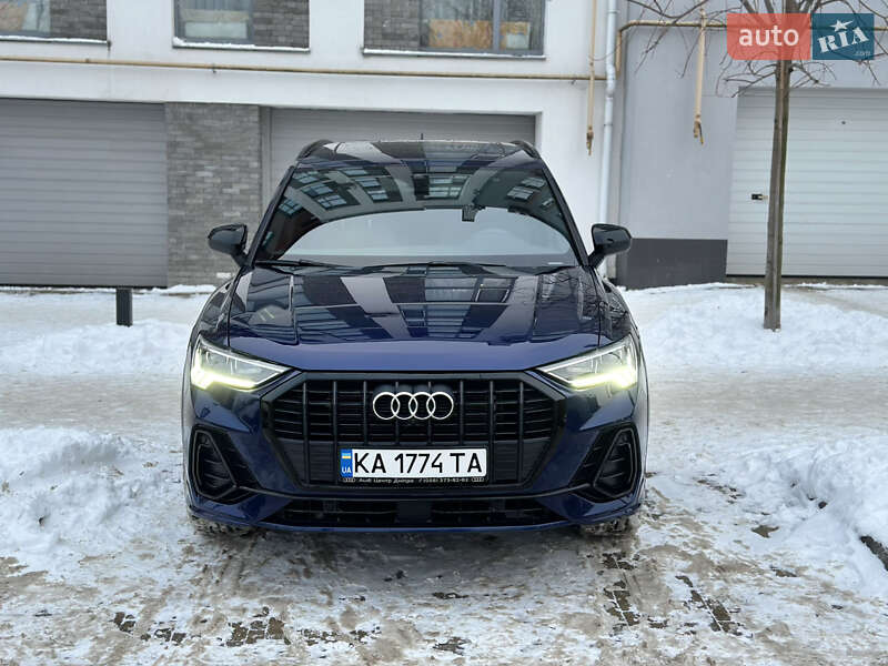 Внедорожник / Кроссовер Audi Q3 2023 в Киеве