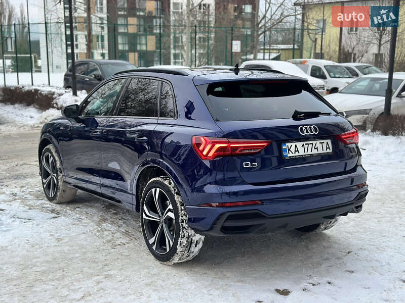 Внедорожник / Кроссовер Audi Q3 2023 в Киеве