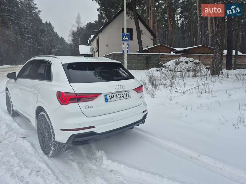 Внедорожник / Кроссовер Audi Q3 2021 в Житомире