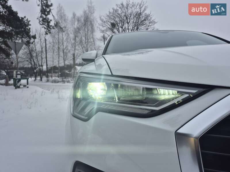 Внедорожник / Кроссовер Audi Q3 2021 в Житомире