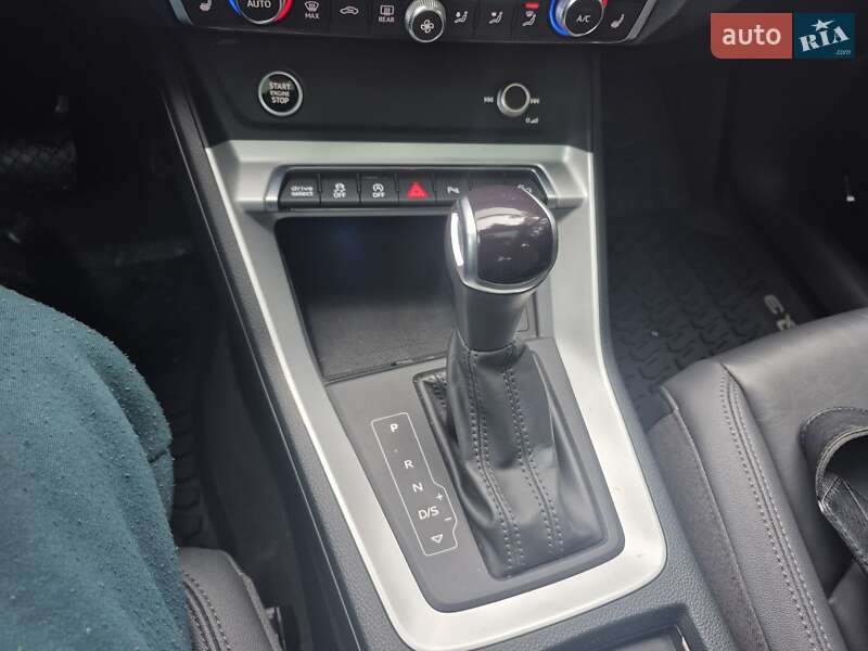 Внедорожник / Кроссовер Audi Q3 2021 в Житомире