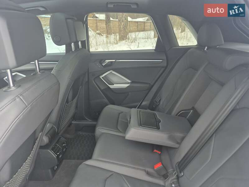 Внедорожник / Кроссовер Audi Q3 2021 в Житомире