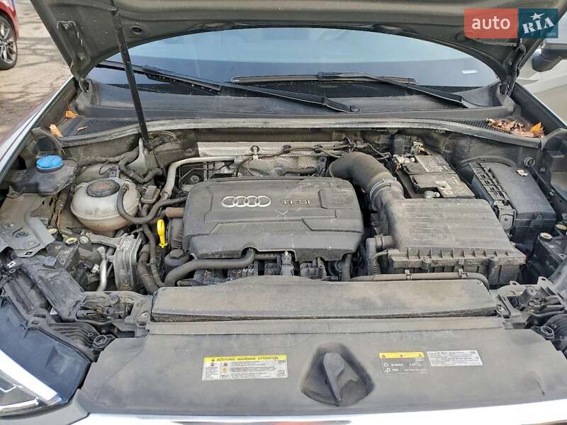 Внедорожник / Кроссовер Audi Q3 2019 в Днепре