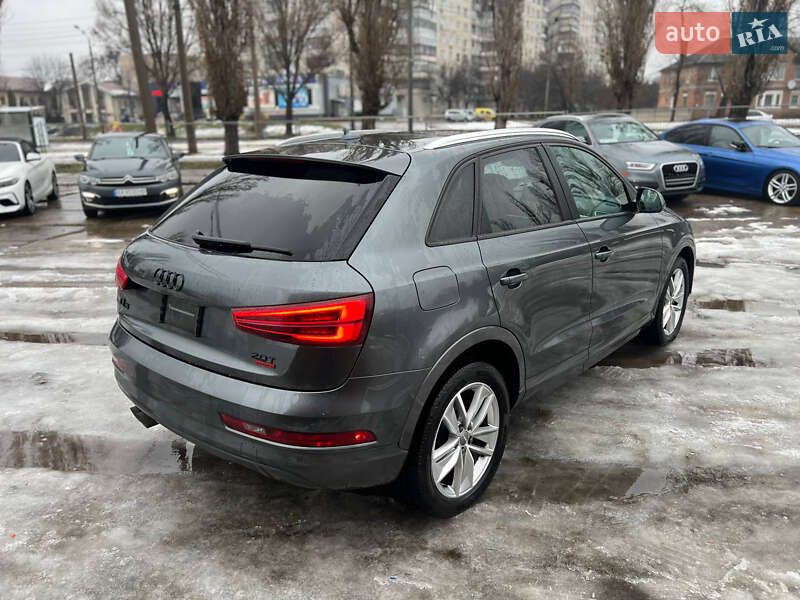 Внедорожник / Кроссовер Audi Q3 2017 в Харькове