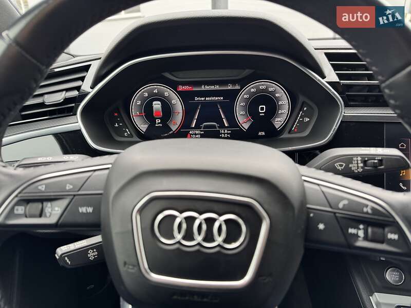 Внедорожник / Кроссовер Audi Q3 2019 в Киеве