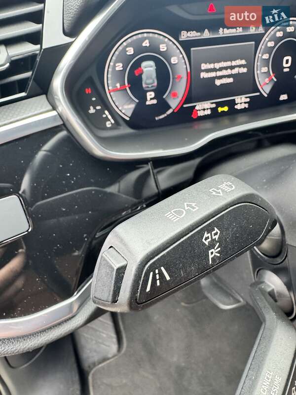 Внедорожник / Кроссовер Audi Q3 2019 в Киеве