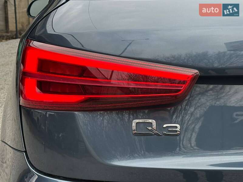 Внедорожник / Кроссовер Audi Q3 2017 в Днепре