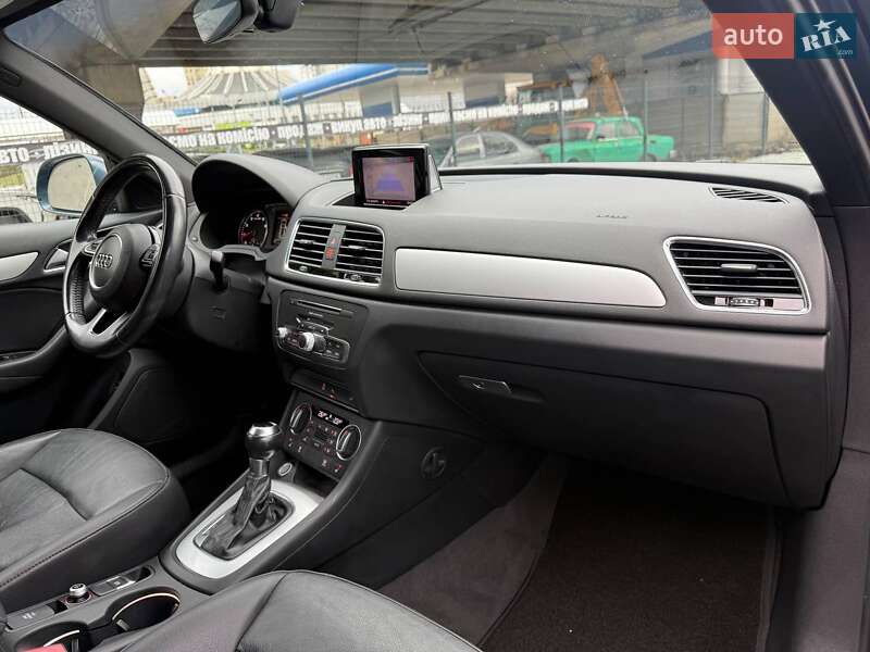Внедорожник / Кроссовер Audi Q3 2017 в Днепре