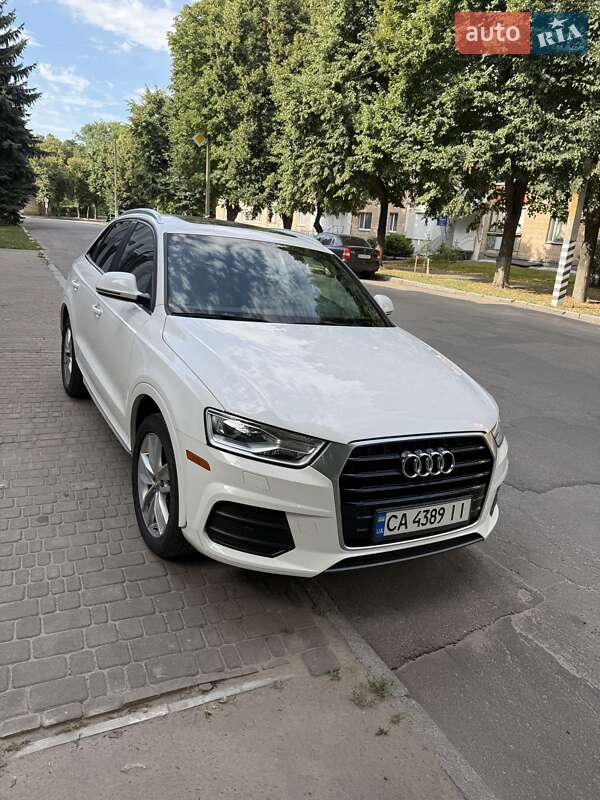 Внедорожник / Кроссовер Audi Q3 2017 в Лубнах
