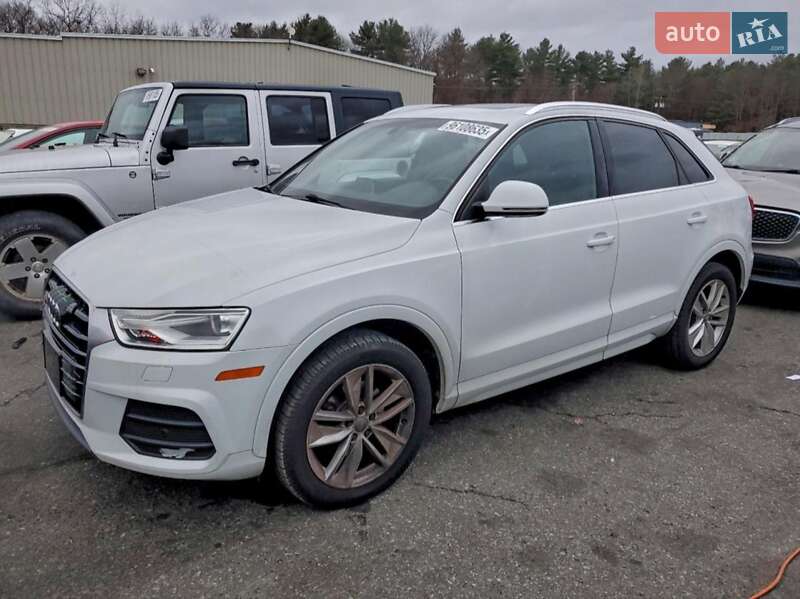 Внедорожник / Кроссовер Audi Q3 2016 в Львове