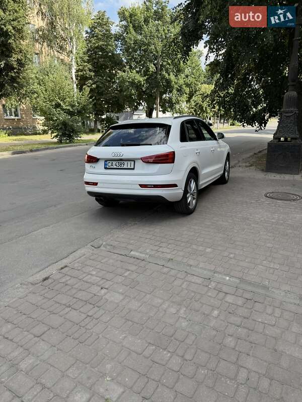 Внедорожник / Кроссовер Audi Q3 2017 в Лубнах
