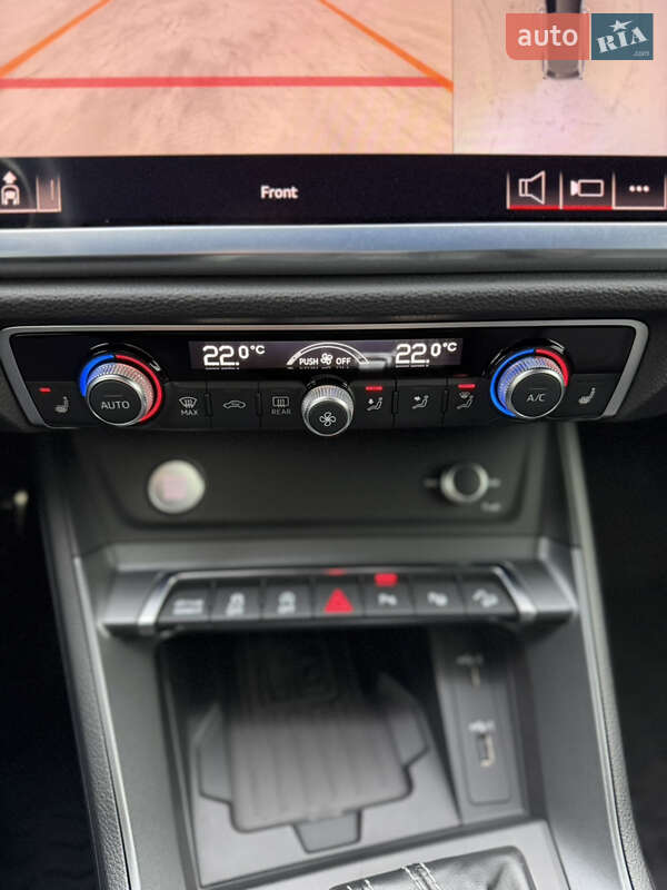 Внедорожник / Кроссовер Audi Q3 2020 в Шепетовке