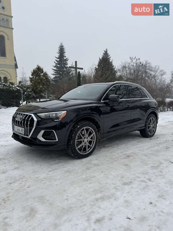 Внедорожник / Кроссовер Audi Q3 2020 в Фастове