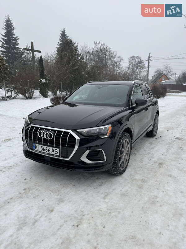 Внедорожник / Кроссовер Audi Q3 2020 в Фастове