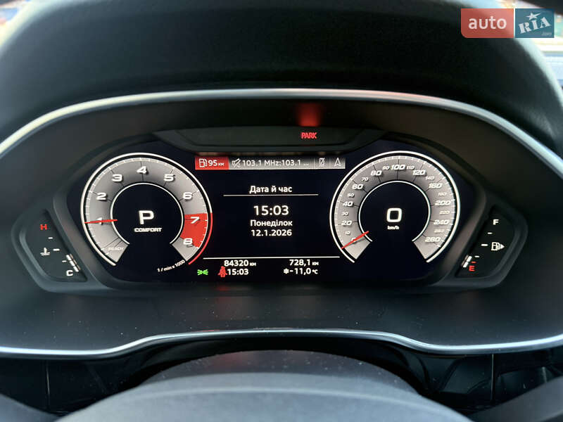 Внедорожник / Кроссовер Audi Q3 2019 в Киеве