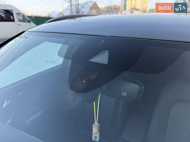 Внедорожник / Кроссовер Audi Q3 2019 в Киеве