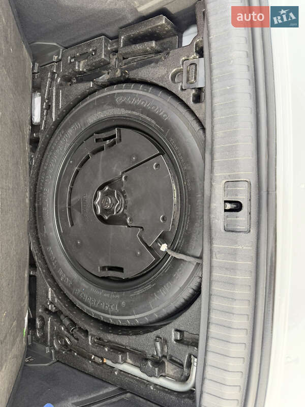 Внедорожник / Кроссовер Audi Q3 2020 в Львове