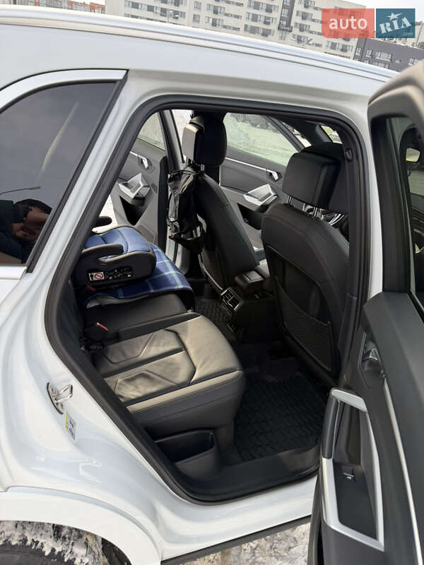 Внедорожник / Кроссовер Audi Q3 2020 в Львове