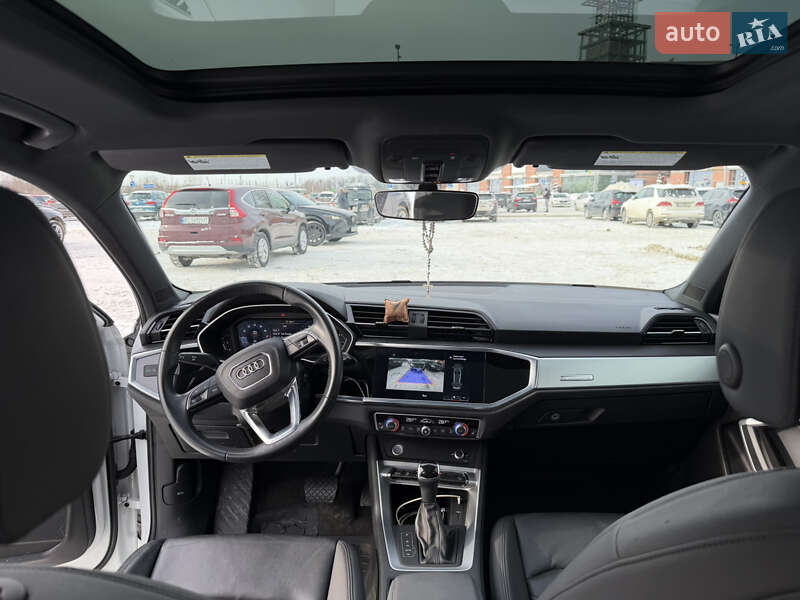 Внедорожник / Кроссовер Audi Q3 2020 в Львове