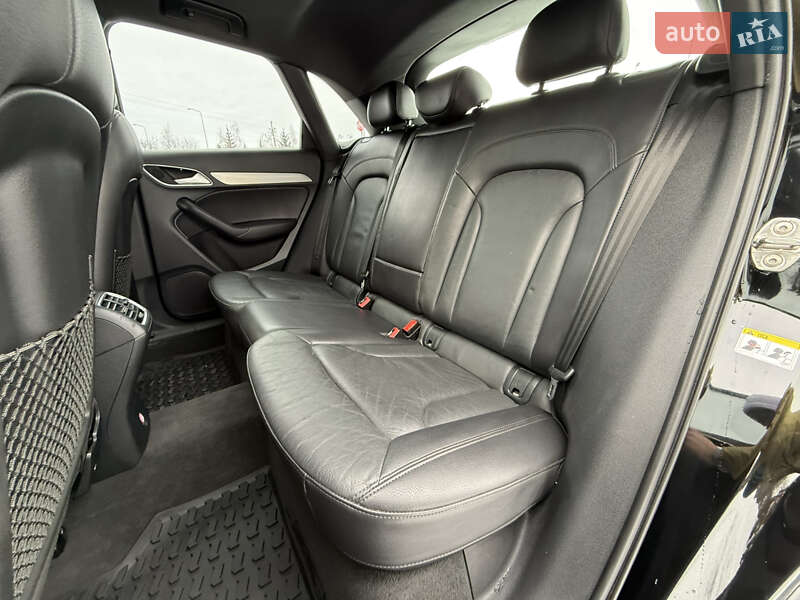 Внедорожник / Кроссовер Audi Q3 2017 в Стрые