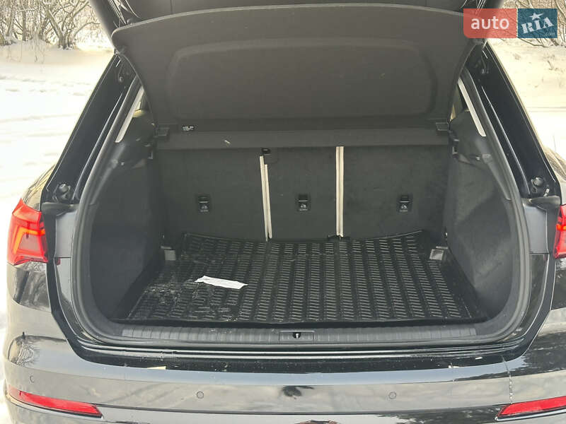 Внедорожник / Кроссовер Audi Q3 2023 в Киеве