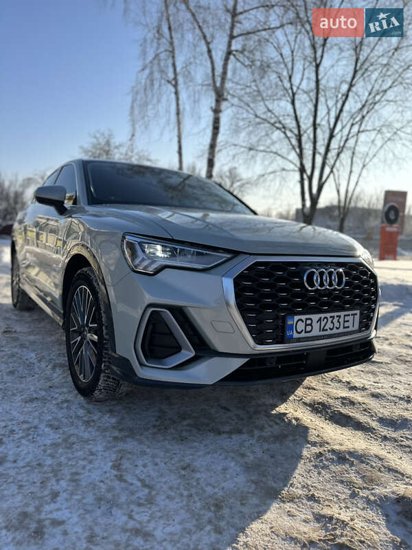 Внедорожник / Кроссовер Audi Q3 2021 в Чернигове