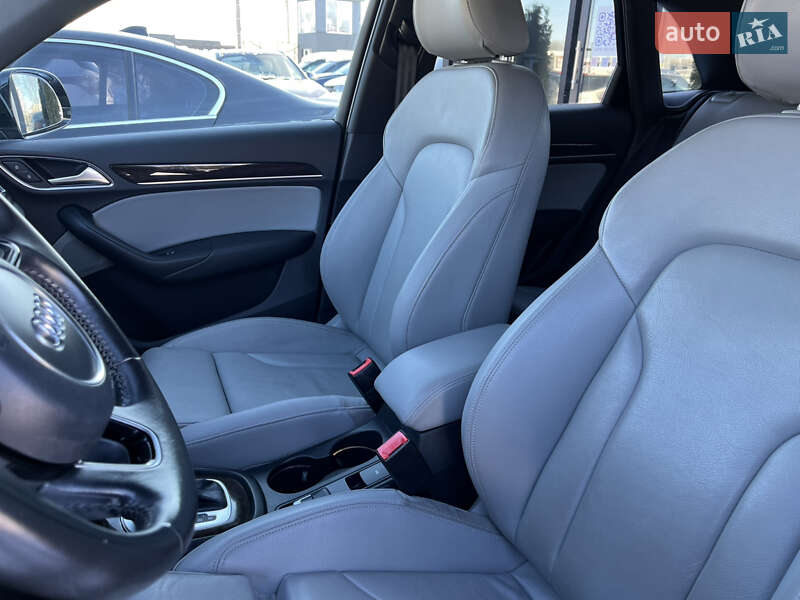 Внедорожник / Кроссовер Audi Q3 2015 в Львове