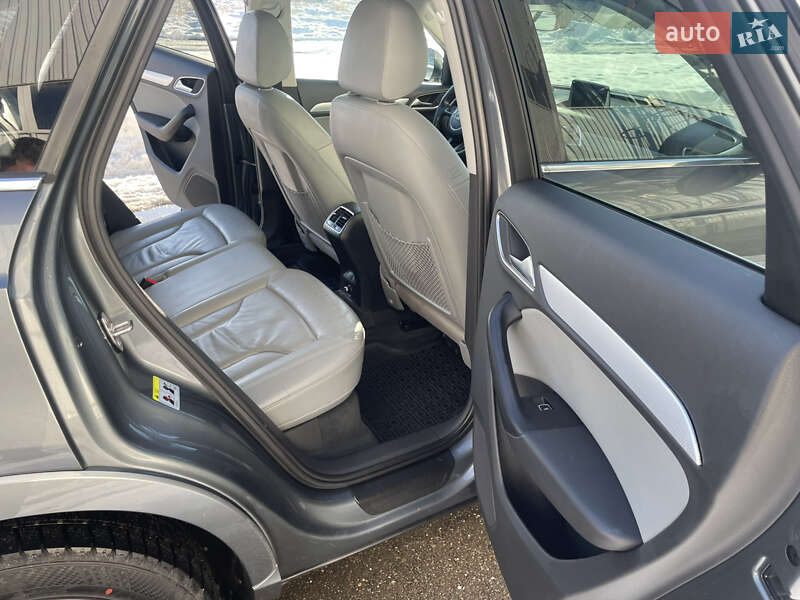 Внедорожник / Кроссовер Audi Q3 2015 в Виноградове