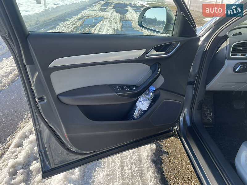 Внедорожник / Кроссовер Audi Q3 2015 в Виноградове