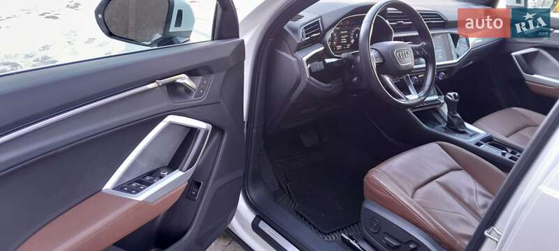 Внедорожник / Кроссовер Audi Q3 2021 в Стрые