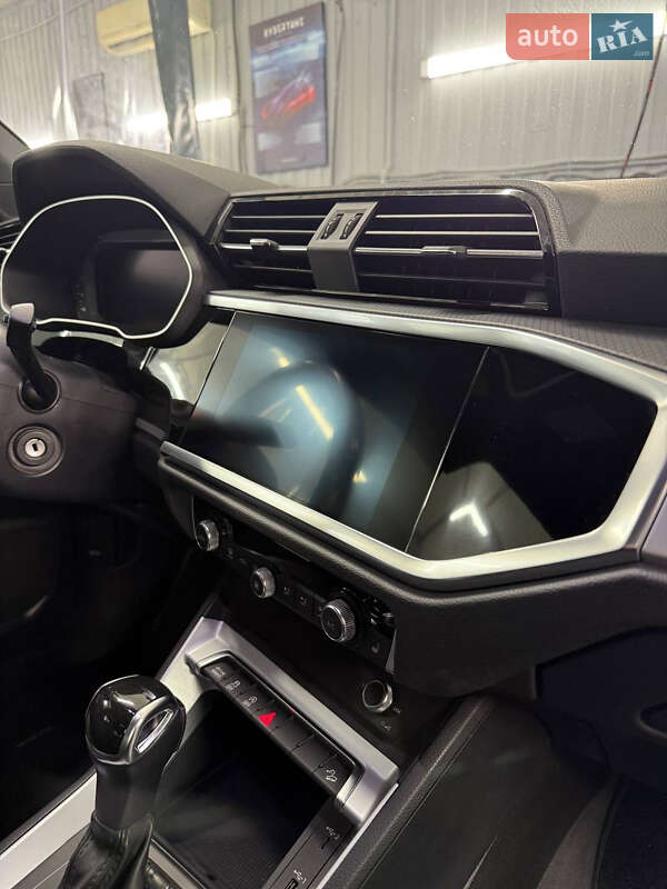 Внедорожник / Кроссовер Audi Q3 2019 в Камне-Каширском