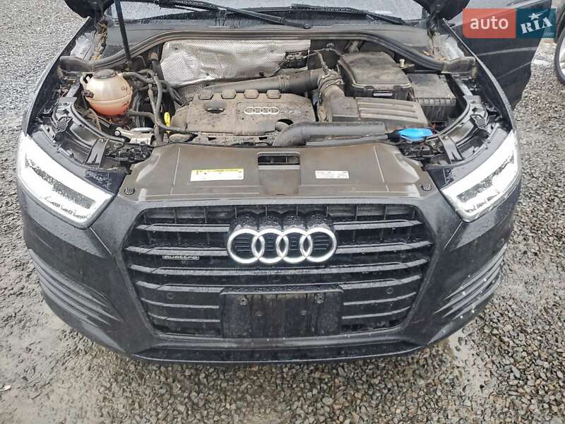 Внедорожник / Кроссовер Audi Q3 2017 в Днепре