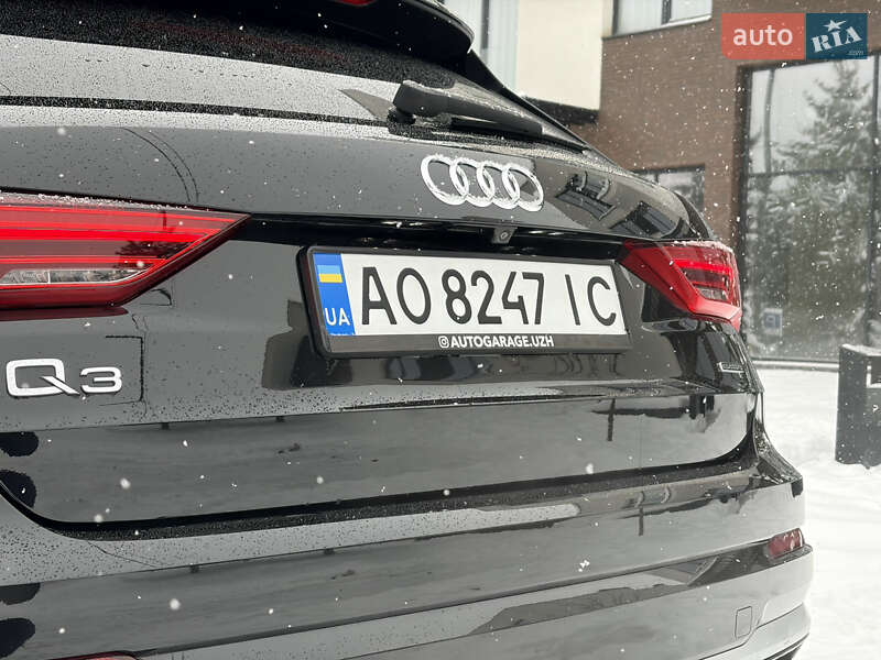 Внедорожник / Кроссовер Audi Q3 2019 в Ужгороде