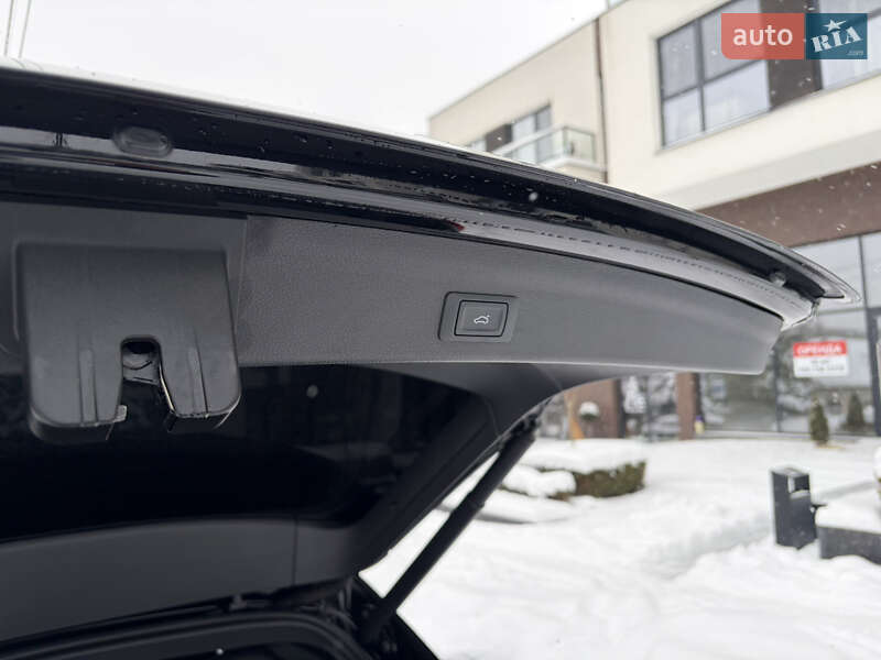 Внедорожник / Кроссовер Audi Q3 2019 в Ужгороде