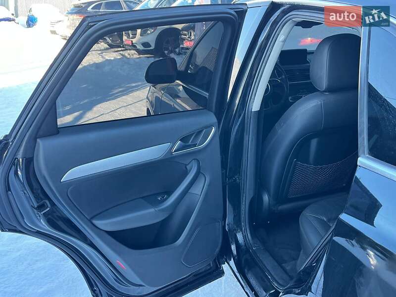 Внедорожник / Кроссовер Audi Q3 2015 в Луцке