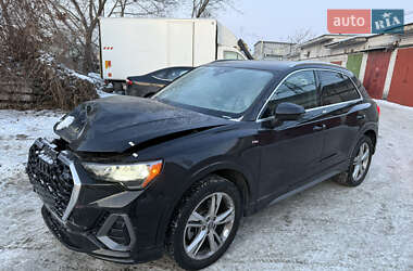 Внедорожник / Кроссовер Audi Q3 2020 в Киеве