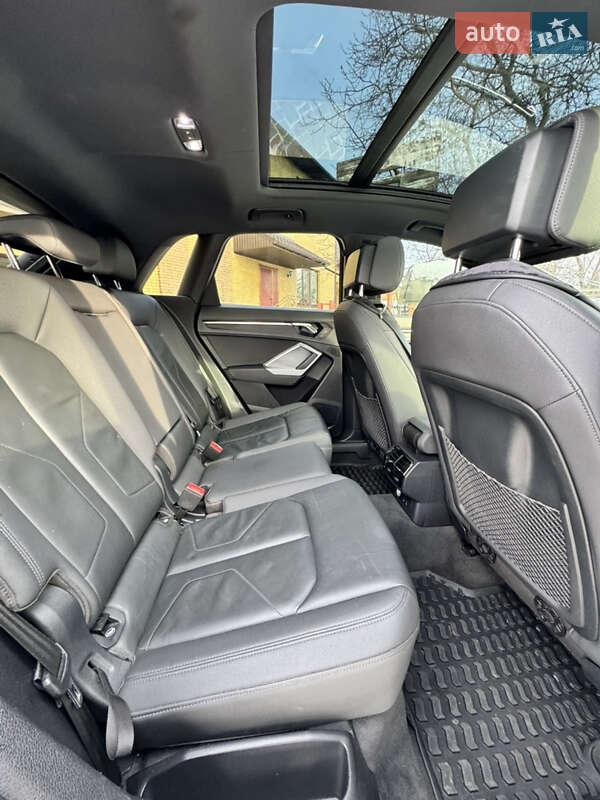 Внедорожник / Кроссовер Audi Q3 2019 в Лубнах