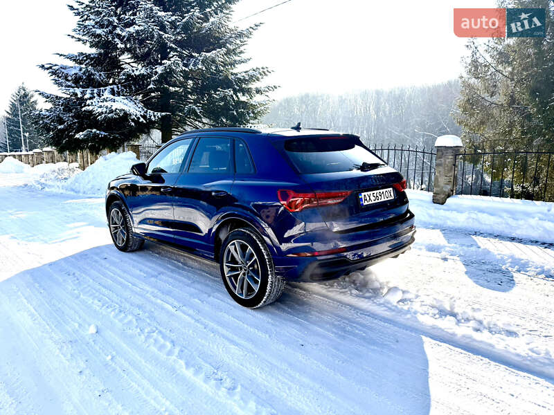 Позашляховик / Кросовер Audi Q3 2024 в Чернівцях