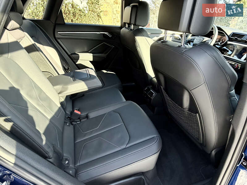 Позашляховик / Кросовер Audi Q3 2024 в Чернівцях