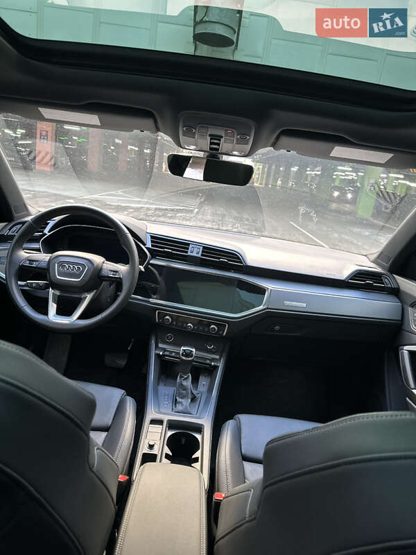 Позашляховик / Кросовер Audi Q3 2024 в Києві