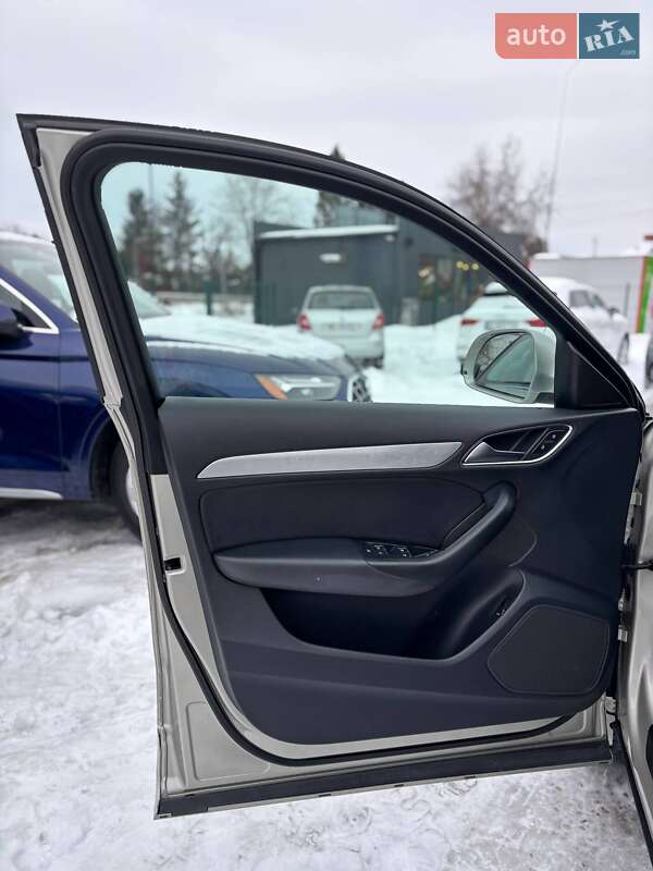 Внедорожник / Кроссовер Audi Q3 2016 в Стрые