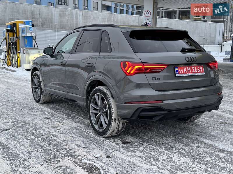 Внедорожник / Кроссовер Audi Q3 2024 в Киеве