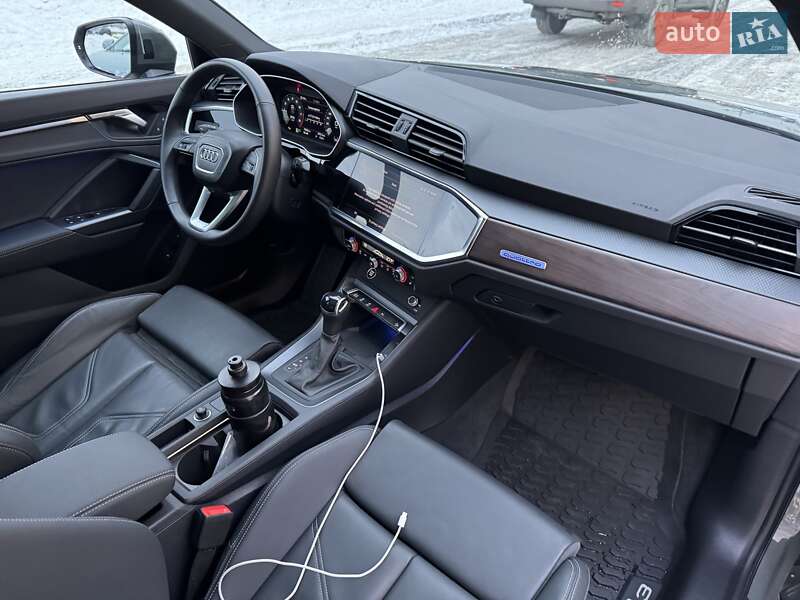 Внедорожник / Кроссовер Audi Q3 2024 в Киеве