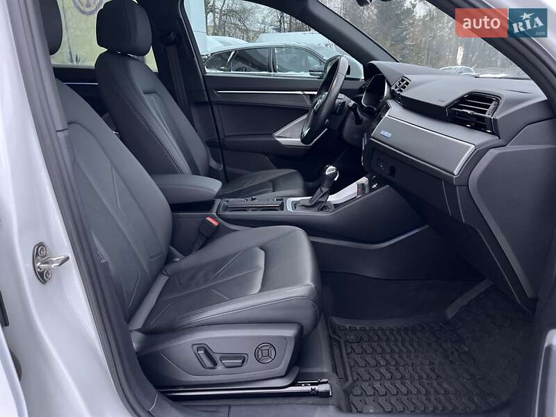 Позашляховик / Кросовер Audi Q3 2021 в Житомирі
