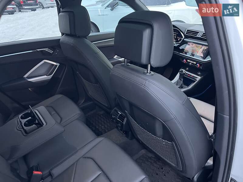 Позашляховик / Кросовер Audi Q3 2021 в Житомирі
