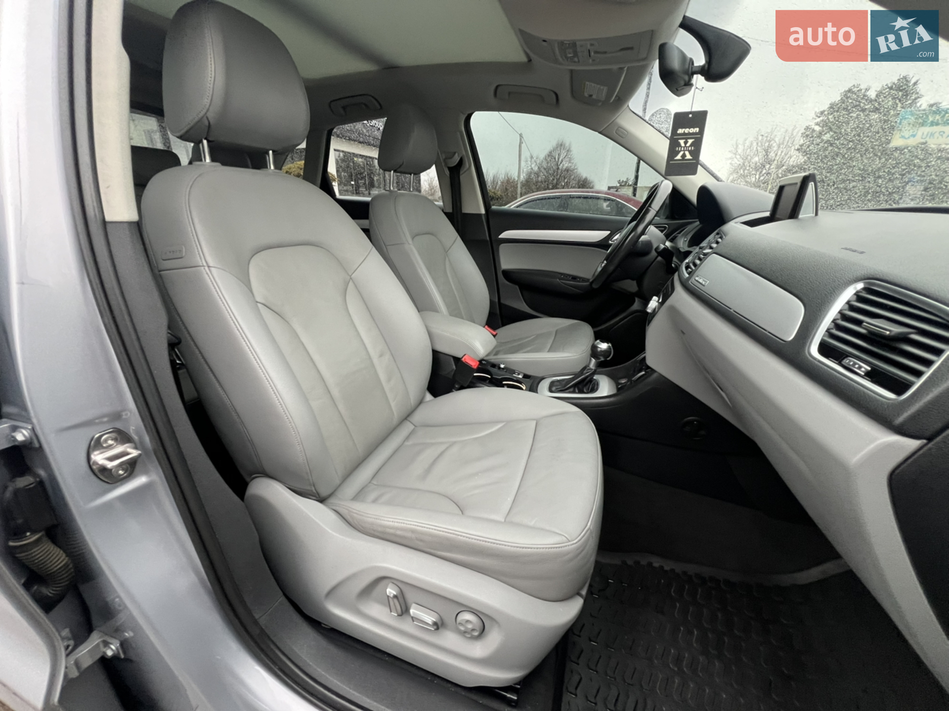 Audi Q3 2016 VIN WA1ECCFS0HR011637 фото оголошення 10 з 14