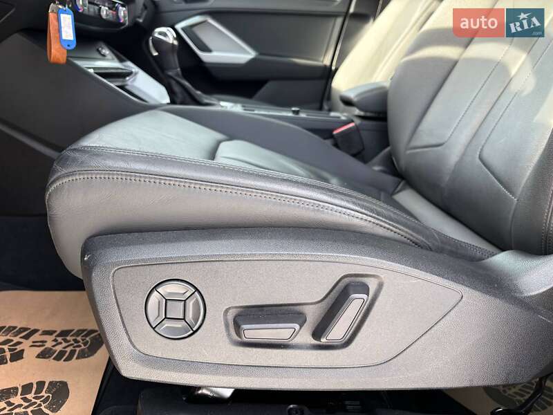 Позашляховик / Кросовер Audi Q3 2020 в Стрию