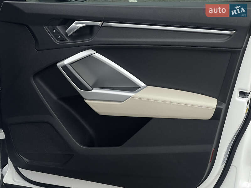 Позашляховик / Кросовер Audi Q3 2019 в Києві